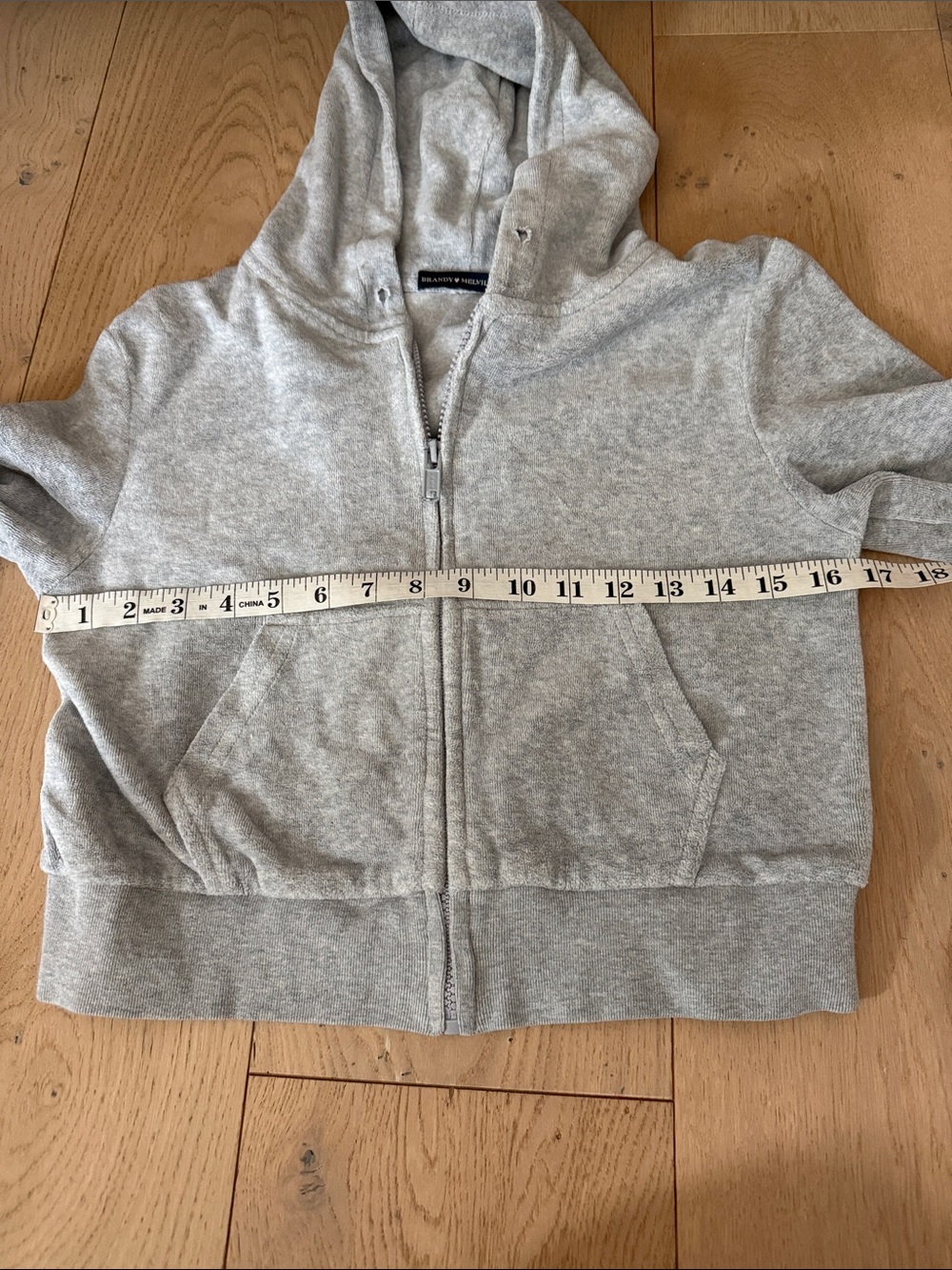 Brandy Melville Light Gray Hooded Zip Sweatshirt - Picture 4 of 9